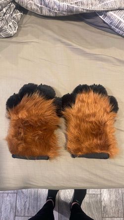 Furry hands