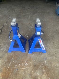 Jack stands