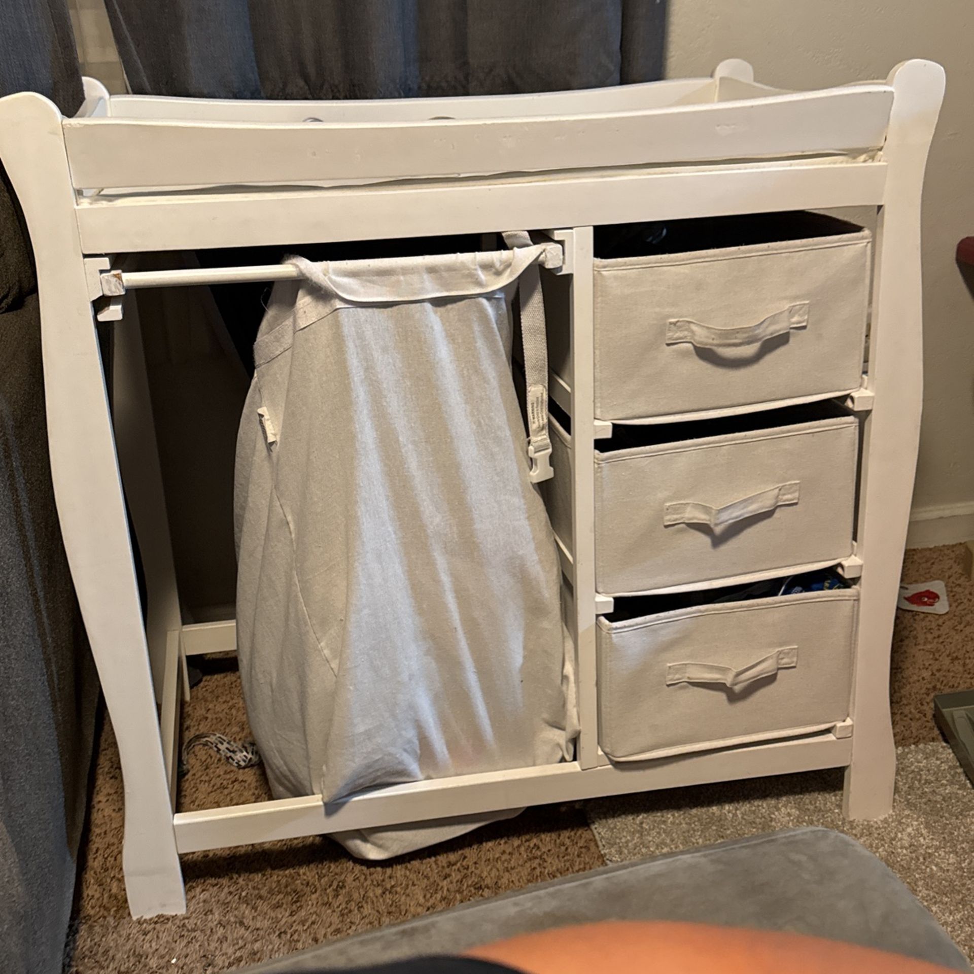 Changing Table /storage/hamper