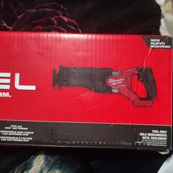MILWAUKEE  SAWZALL M18 FUEL