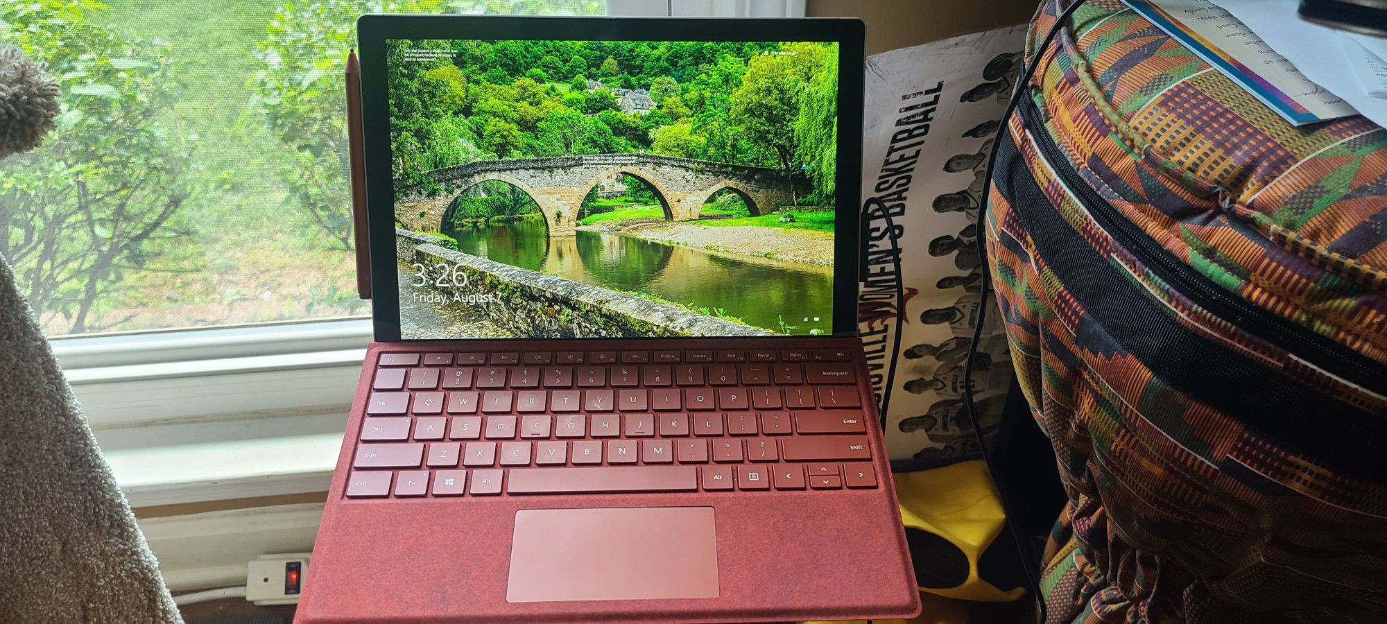 Microsoft Surface Pro 7 i5 8gb 128gb Tablet Laptop with Keyboard and Pen.