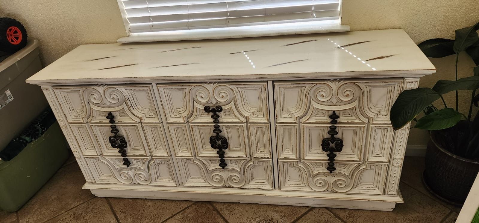 Dresser / Buffet Table