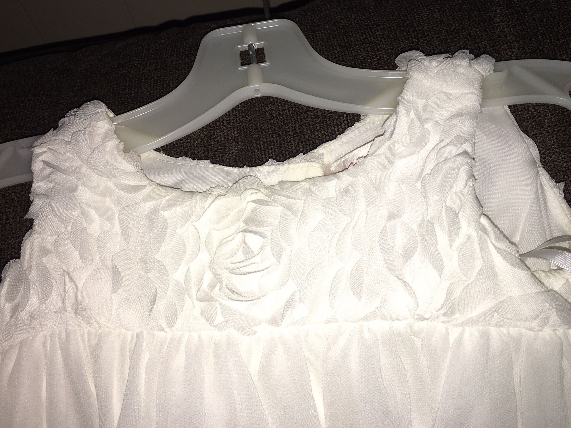 Beautiful white David’s Bridal 2T flower girl dress