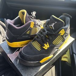 Jordan 4s Thunder 7y