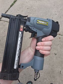 Performax 18-Gauge Pneumatic Brad Nailer/Stapler