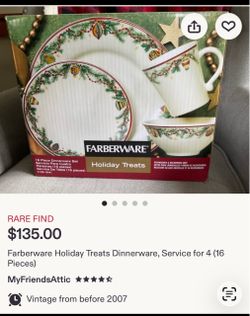 Holiday dinnerware set