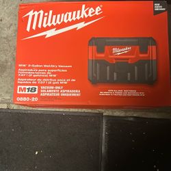 M18 Wet Dry Vacuum 