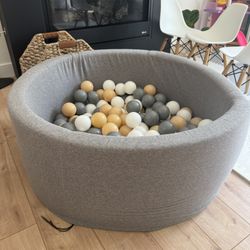 Ball pit