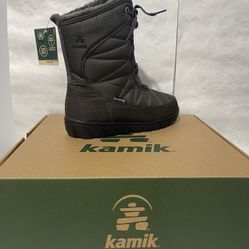 Brand New  Snow Boots Size 8
