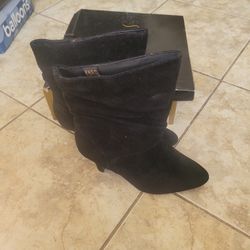 Womens Black Suede Heeled Boors Size 7 New In Box