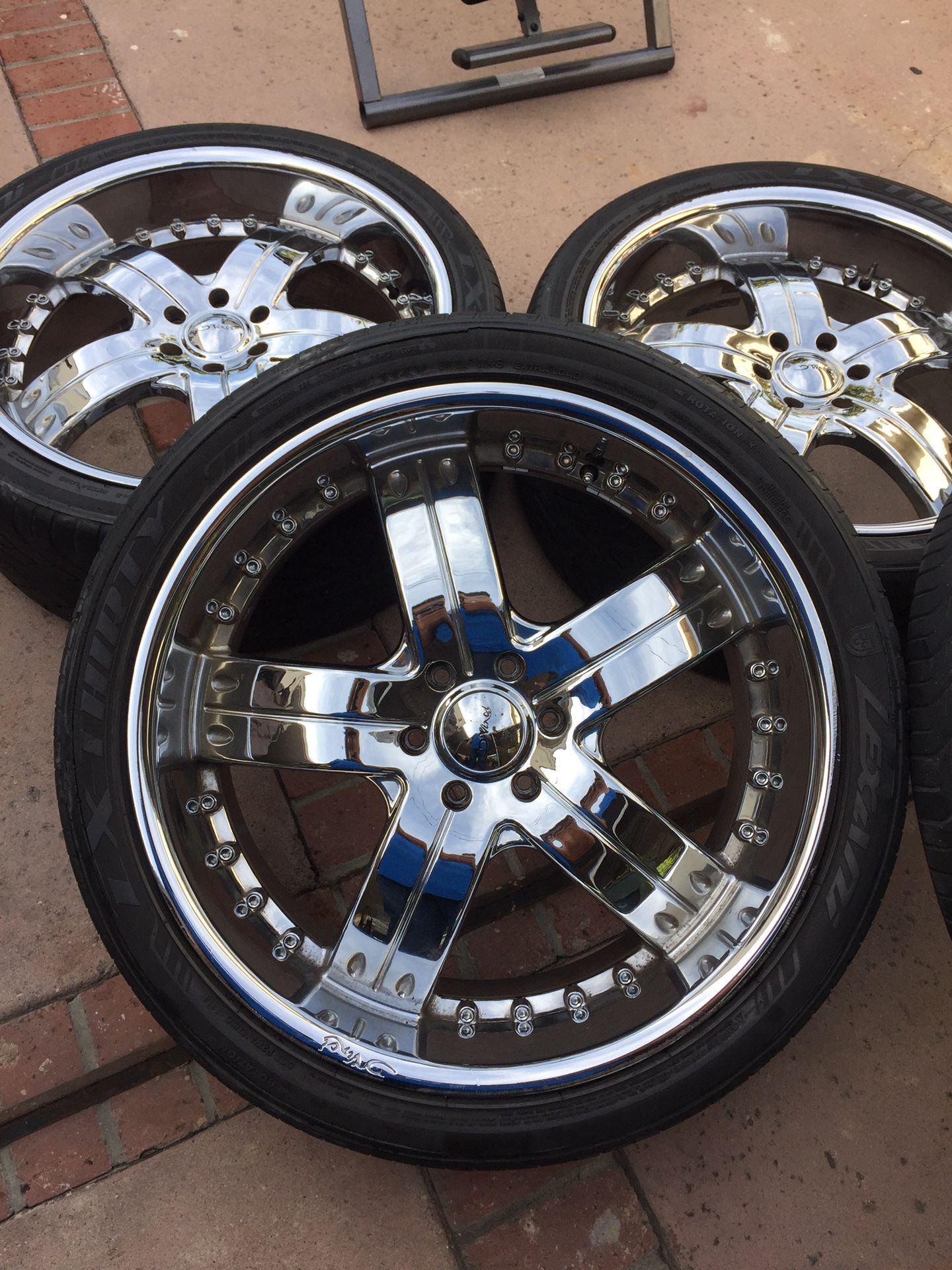 DVinci　Havoc XL 　24インチ Dvinci Havoc XL 24 in Wheels for Sale in Glendale, CA - OfferUp