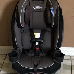LIKE NEW GRACO SLIM FIT CONVERTIBLE CAR SEAT!!!!!