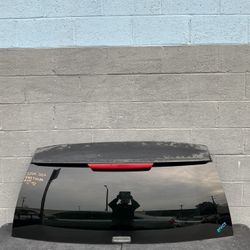 2009 - 2014 YUKON TAHOE SUBURBAN TRUNK GLASS