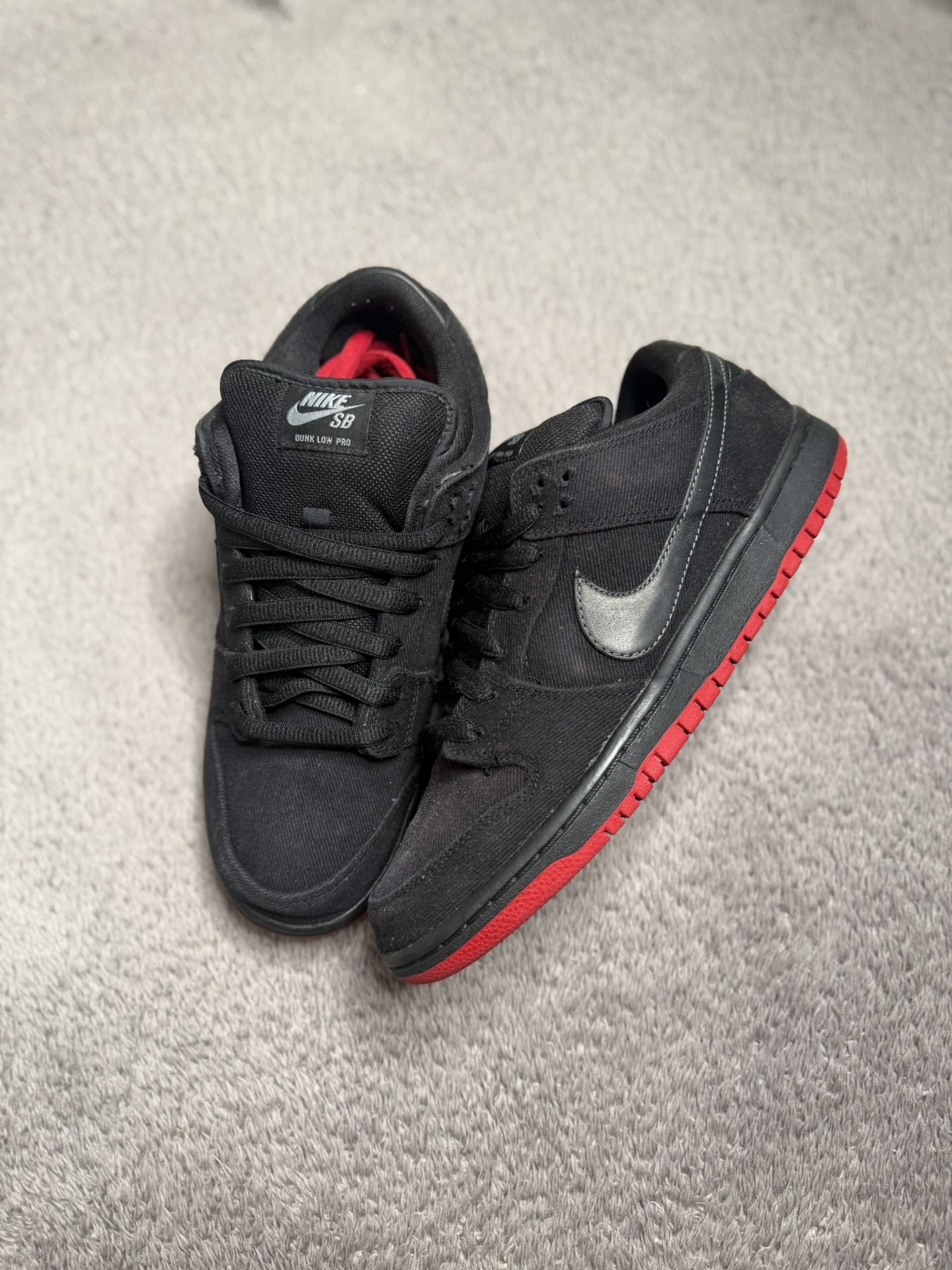 LEVI SZ 9.5 NIKE SB DUNK LOW