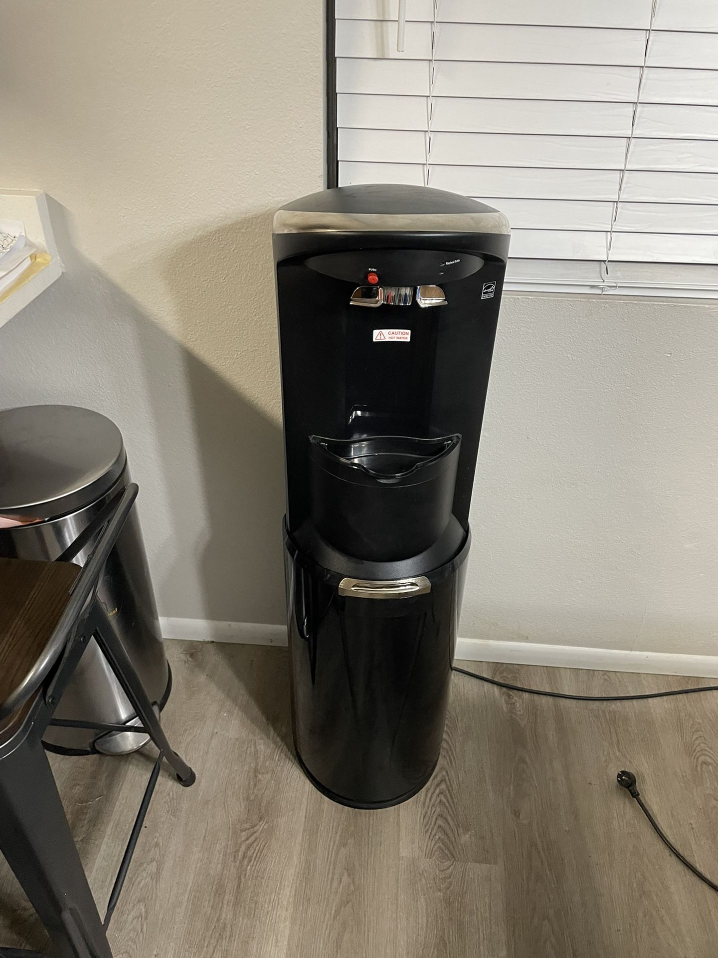 Crystal Mountain Water Dispenser Hot And Cold Water Works GREAT for