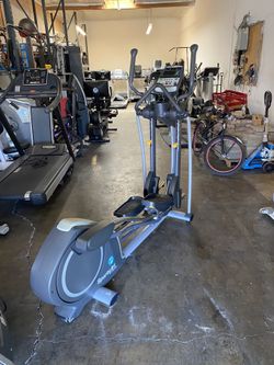 SportsArt Elliptical In Excellent Conditon, Gym Equipment