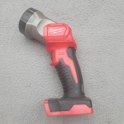 Milwaukee 2735-20 M18 100 lumens led worklight ( used)