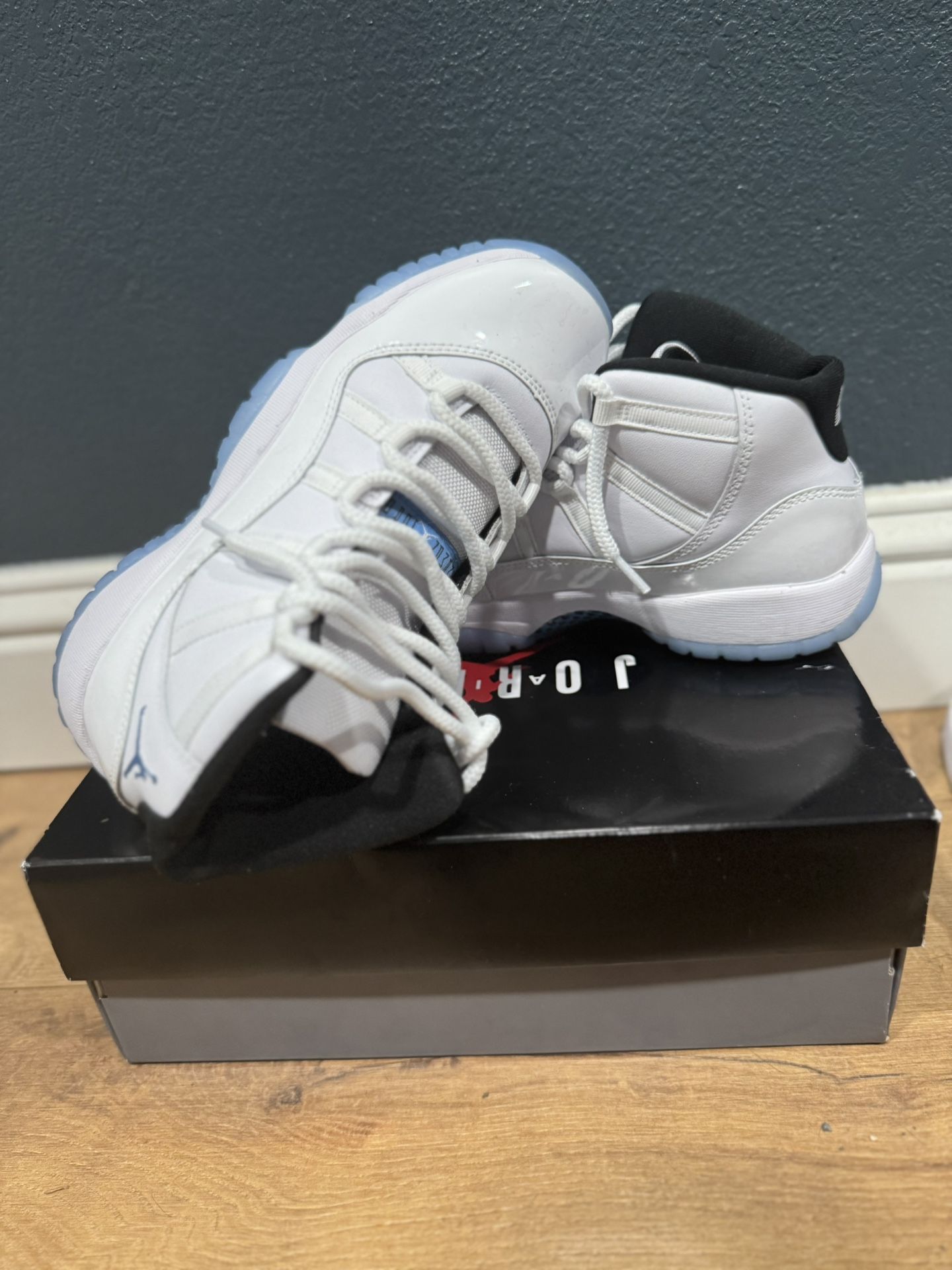 Jordan 11 Legend Blue