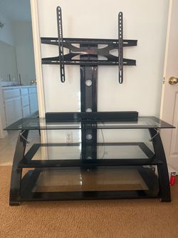 Entertainment stand/TV mount