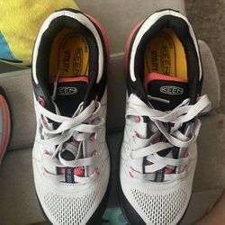 Tennis Marca Keen .  Para Trabajo 