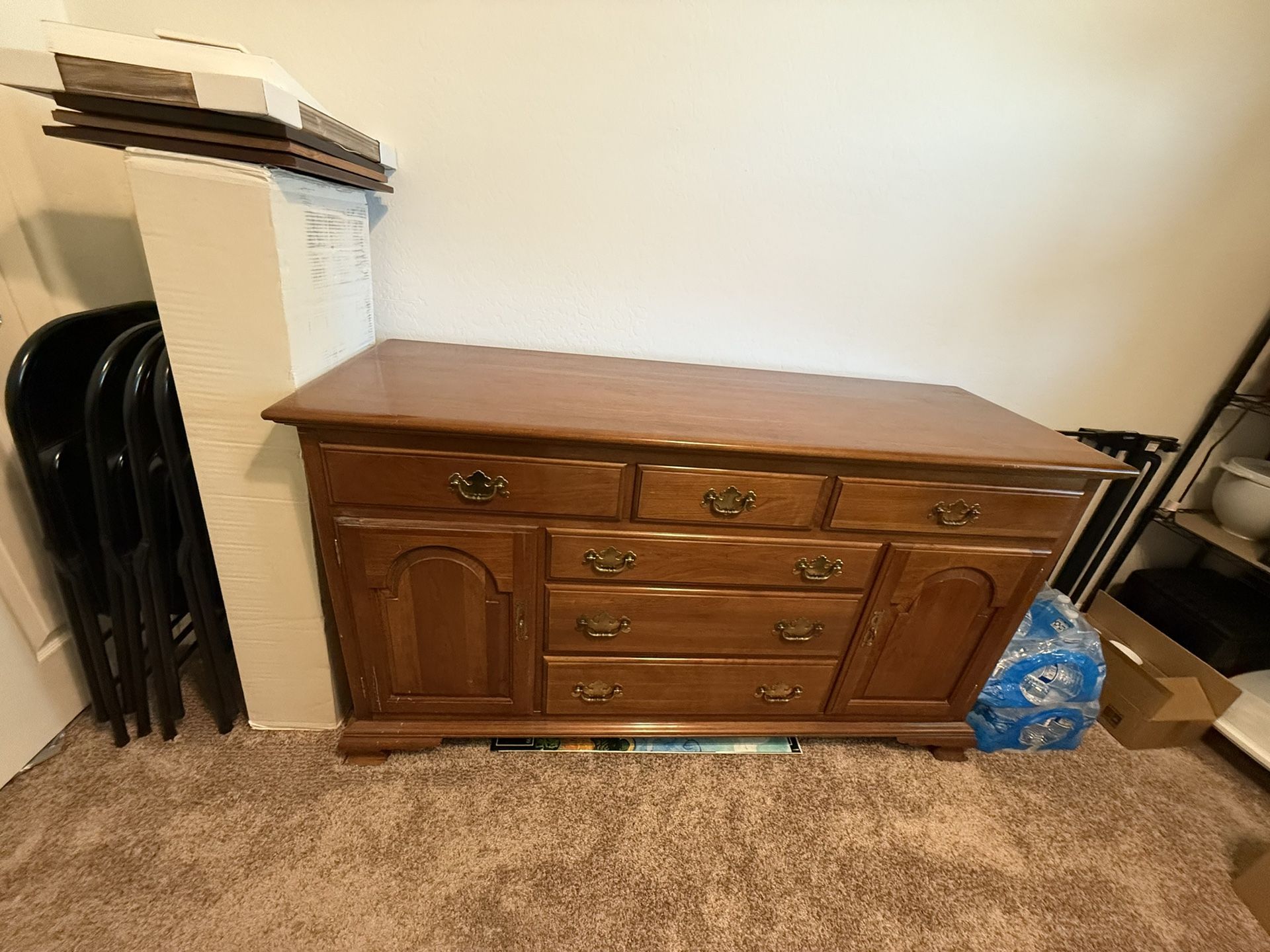 Kling Dresser With Matching Mirror