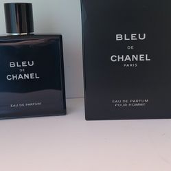 Chanel De Bleu
