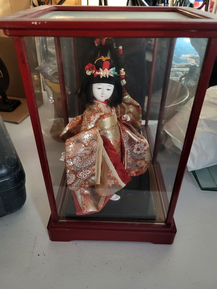 Antique Geisha Doll In Glass Case