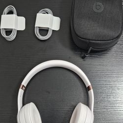 Beats Solo 4 Cloud Pink