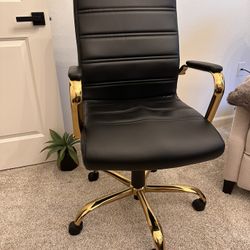 Black Leather Chair 