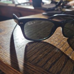 Small size ray band sunglasses