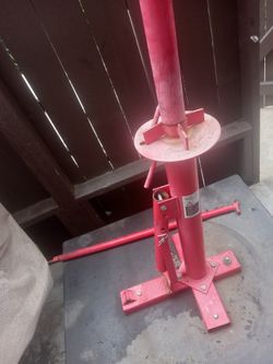Tire Changing Machine.
