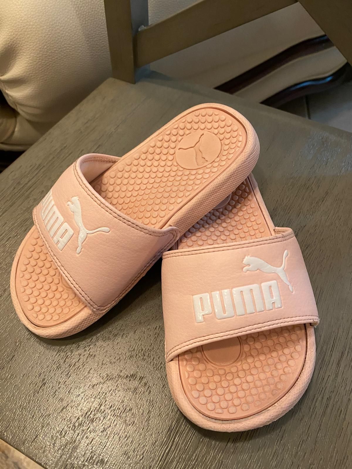 Pumas Sandals for Girl's Size 10 💕☀️✨