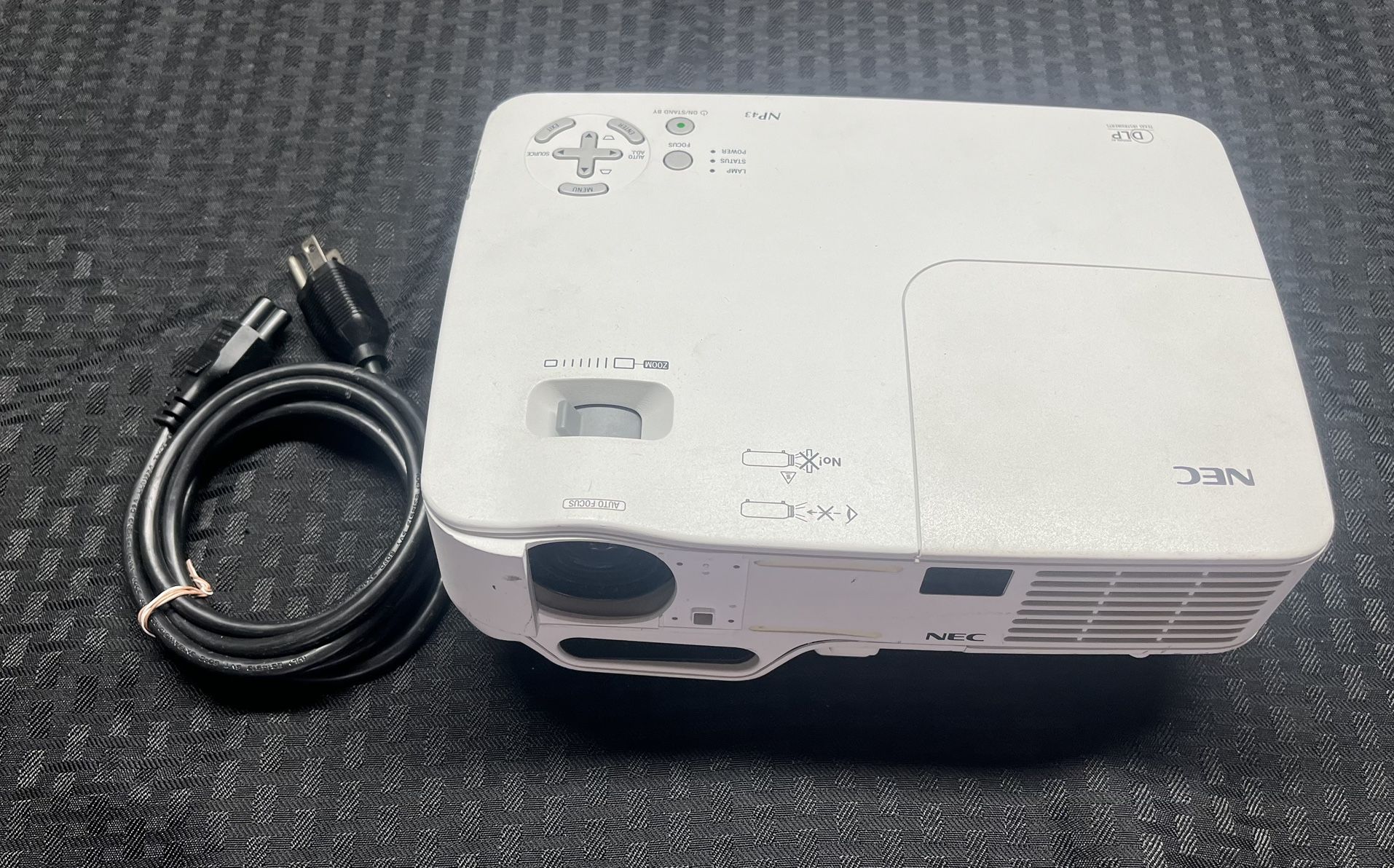 NEC NP43 DLP XGA Projector