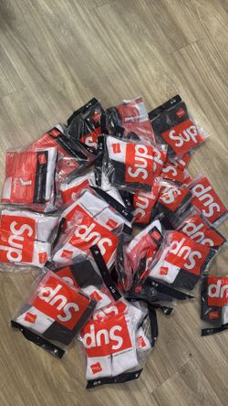 Supreme socks