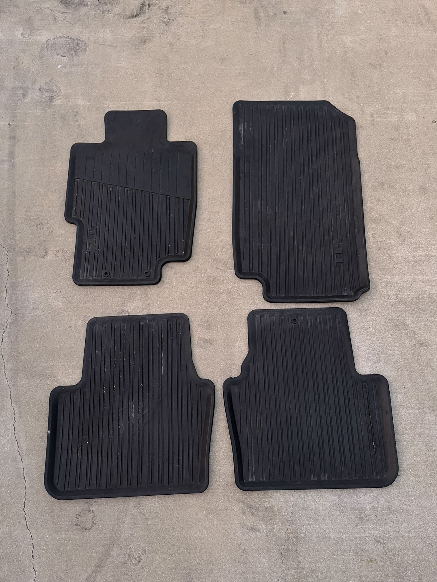 04-08 Acura TL OEM Rubber Mats