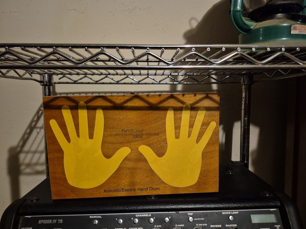 Acoustic/electric Hand Drum