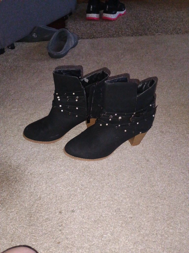 Ladies Black Boots
