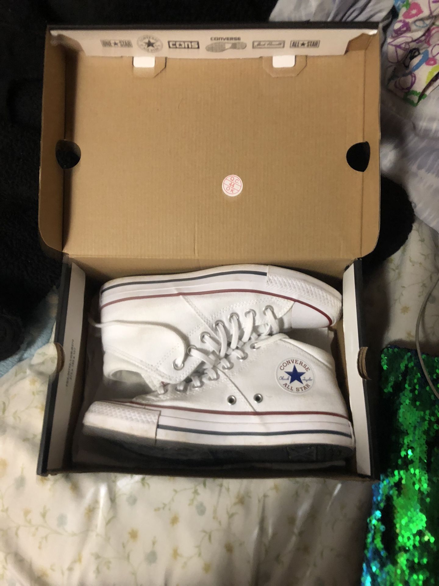 woman’s converse 