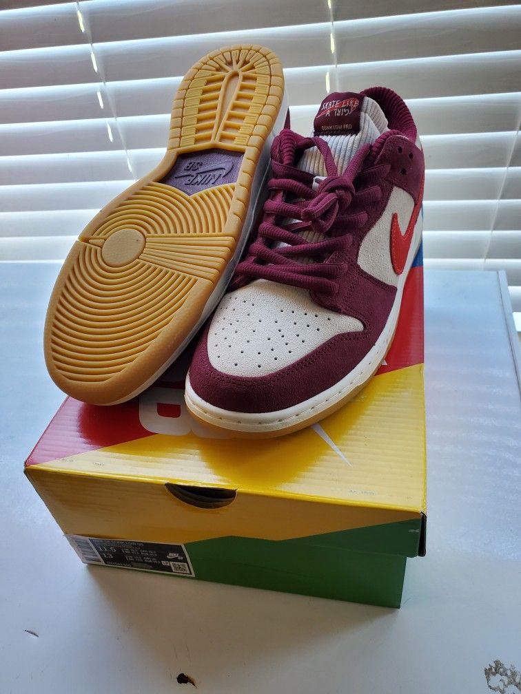 Nike SB Dunk Low Skate Like A Girl SLAG