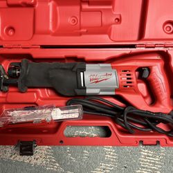 Milwaukee 12 Amp Saw all Reciprocating Saw With Case