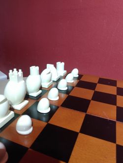 Micheal Graves Chess Set & Checkers - Post Modern Architecture Inspired By Artist - Heavy Veneer Pieces - 16" x 16" Foldable Wood Board - Ajedrez
