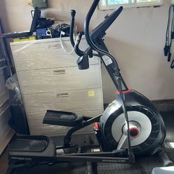 Schwinn 430 Elliptical Machine