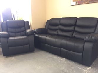 Brand new 2 piece RECLINABLE set