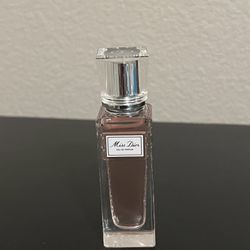 Miss Dior Eau De Parfum Roller Pearl for Sale in Las Vegas, NV - OfferUp
