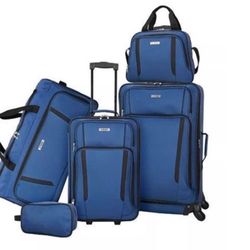 TAG Freehold 5-Piece Softside Spinner Luggage Set