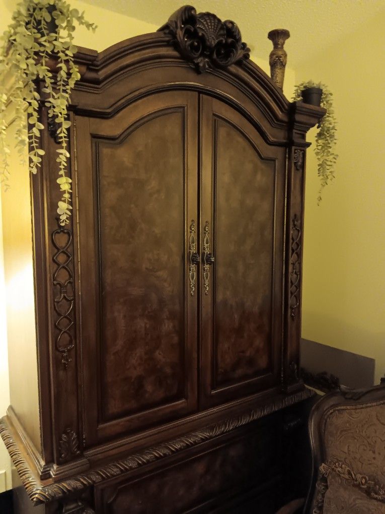 Grand King Wardrobe Hutch Solid Walnut 