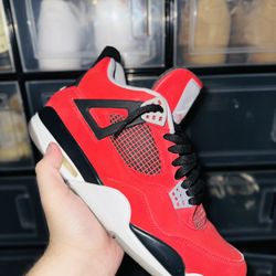 Jordan 4 Toro Bravo