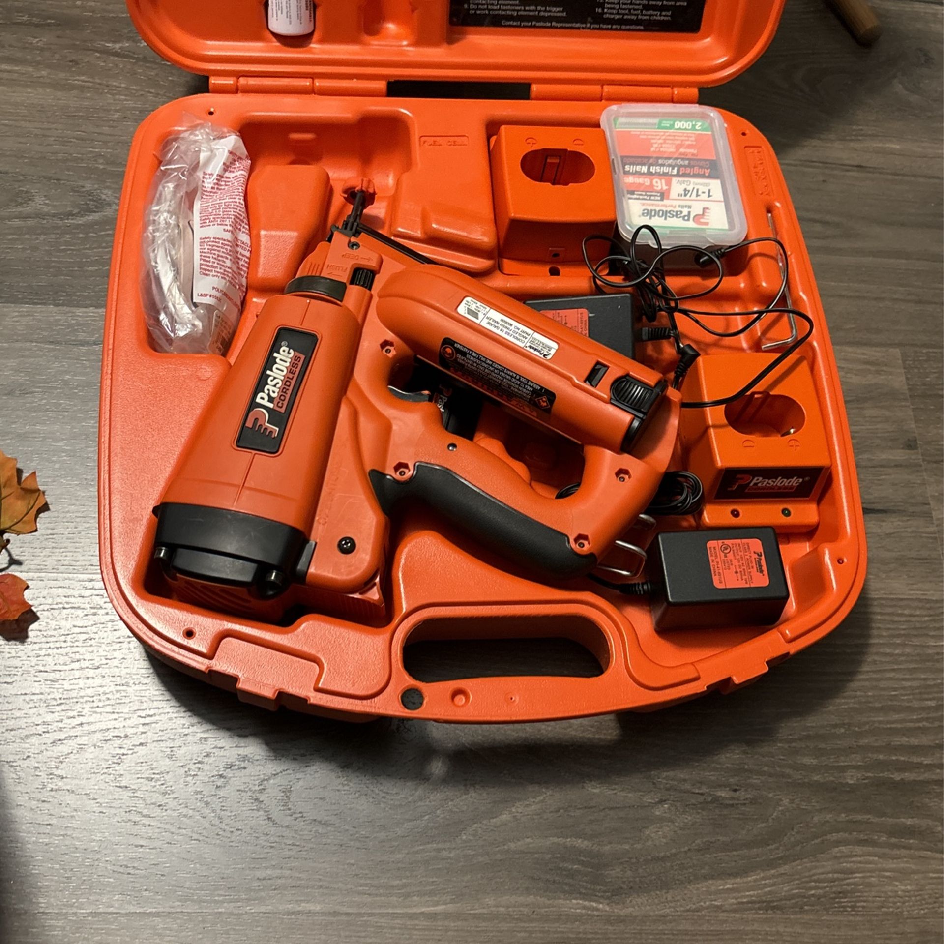 Paslode Cordless 16 Gauge Angled Finish Nailer