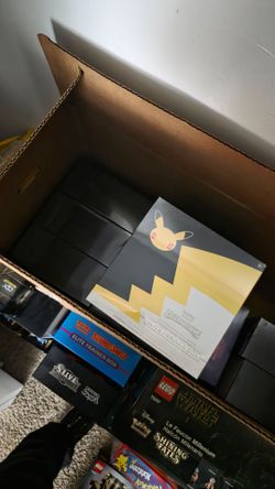 Pokemon Center 25th Celebration ETB (Elite Trainer Box)