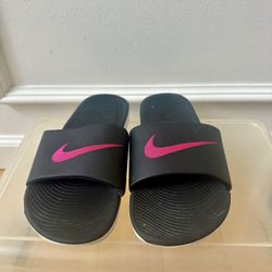 Girls Nike Slides Size 5.5